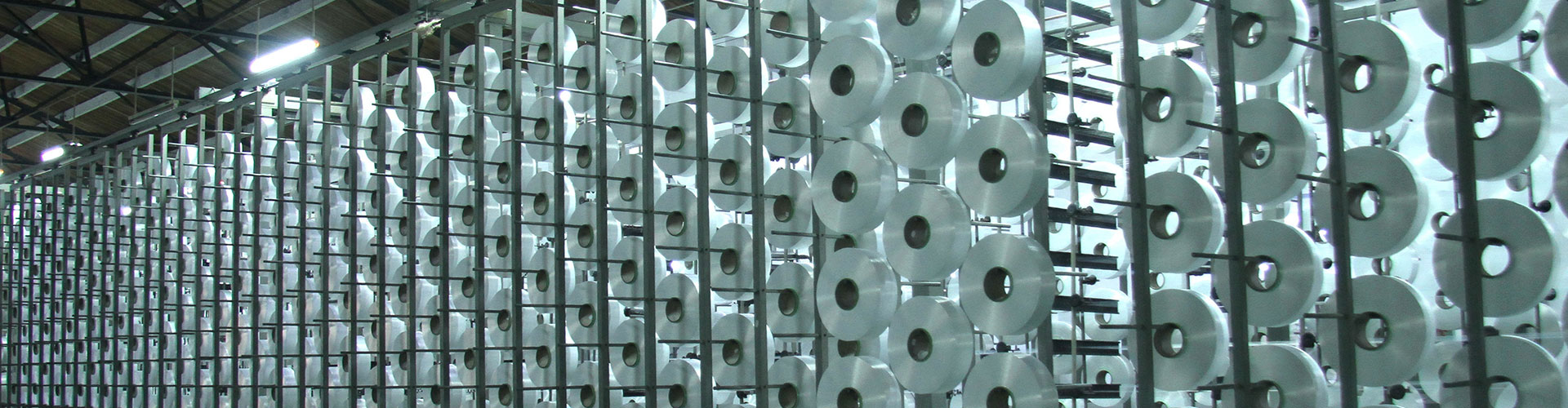 主要生產珊瑚絨、法蘭絨、舒棉絨、搖粒絨、PV絨等絨類產品面料